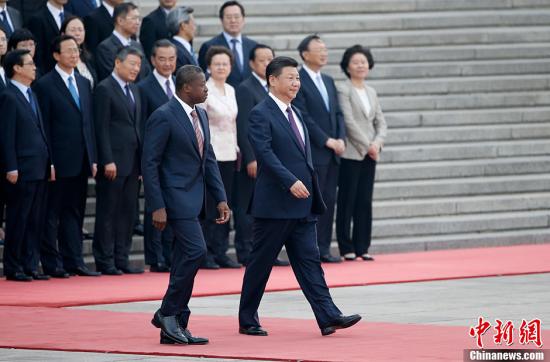 习近平向多哥新任领导人致贺电
