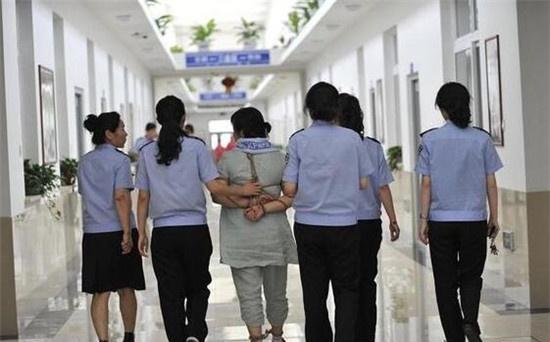 女子服刑10年将出狱:父母已病逝