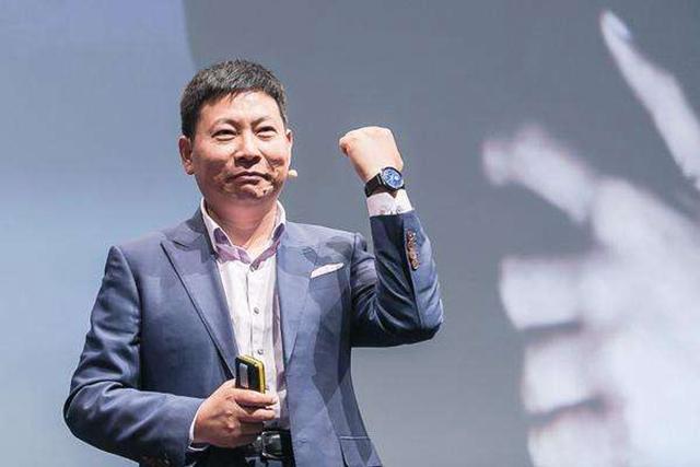 余承东发布会尾声多次激动挥拳，背后隐藏了什么重磅消息？
