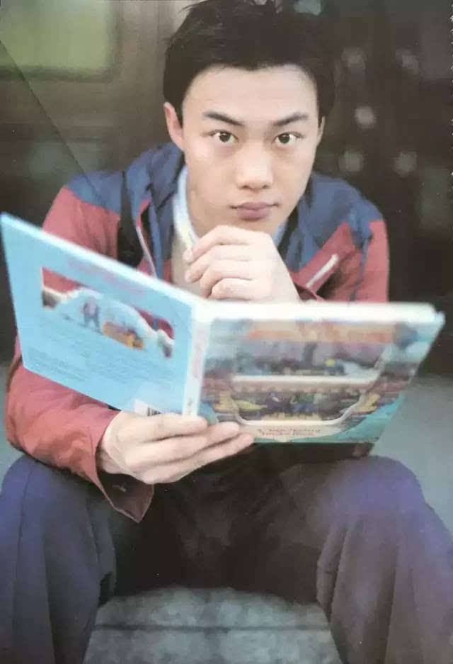 陈奕迅发动态：复活后先吃块肉，粉丝惊呼“太真实了！”