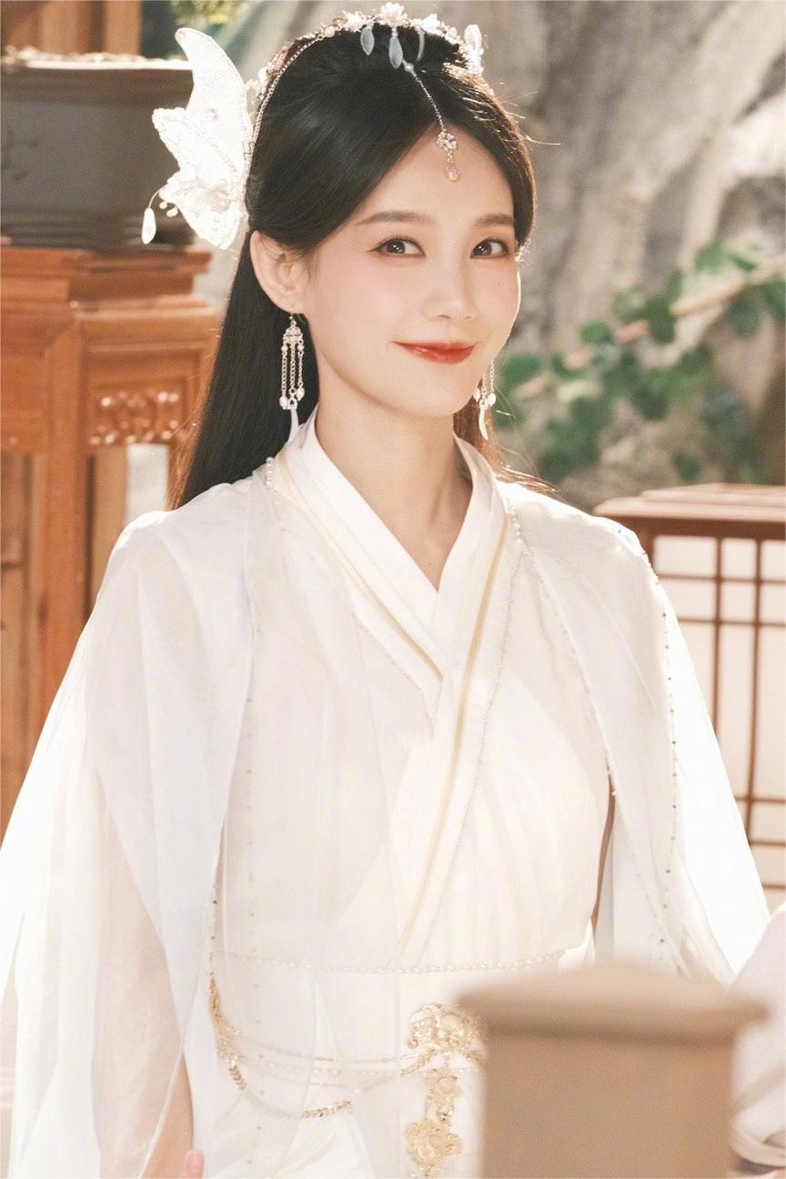 肖战《藏海传》收视率暴跌：背后原因令人震惊，粉丝该如何应对？