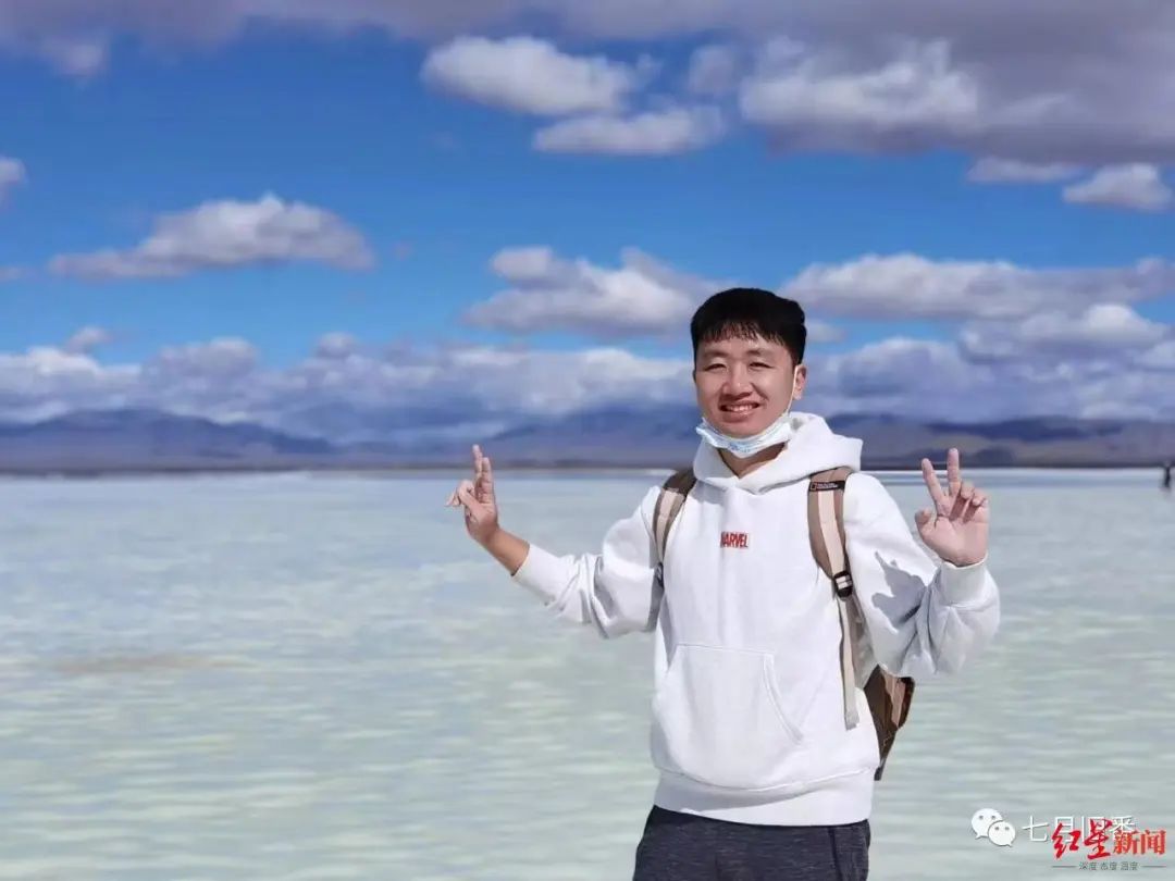 青年作家卜文哲爬山时发生意外离世