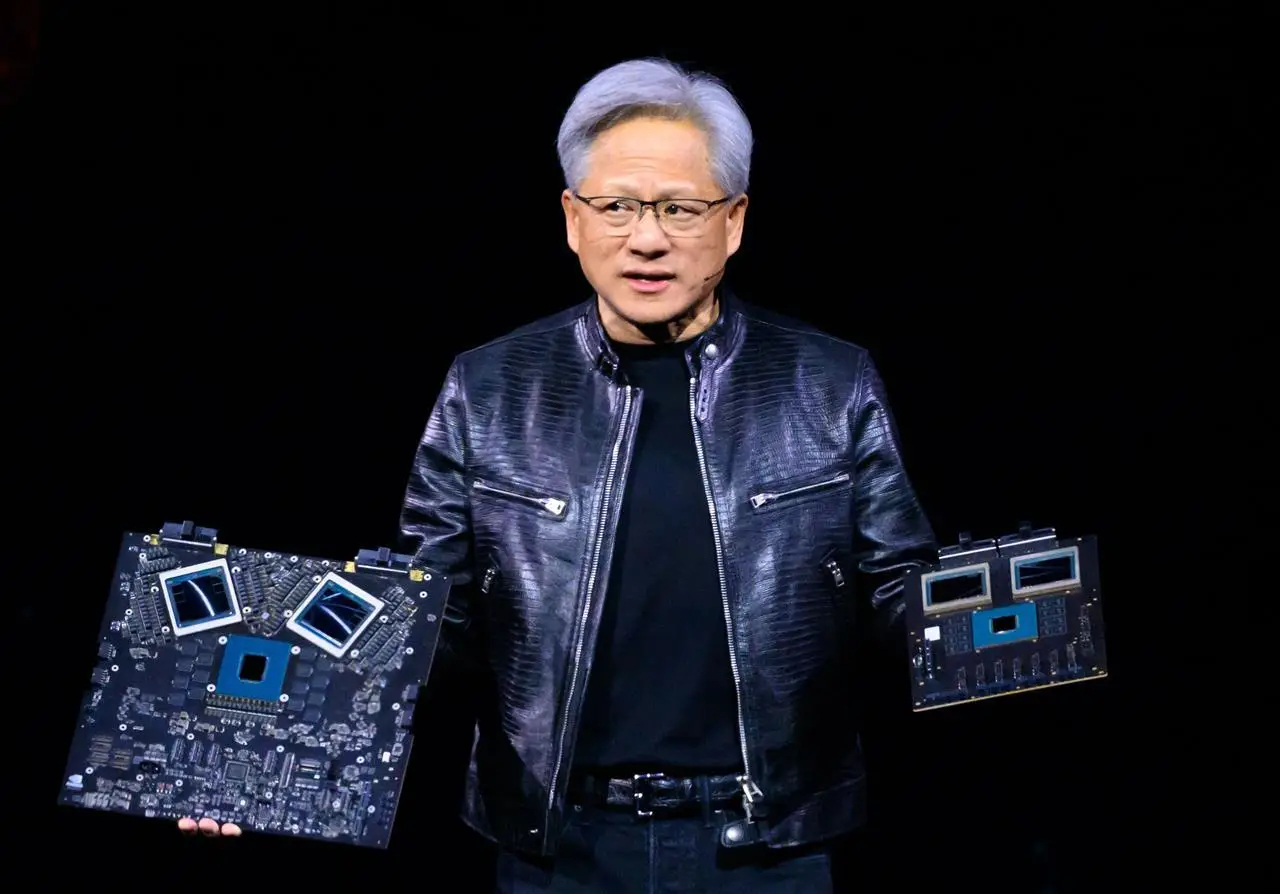 黄仁勋：全球一半AI人才都是中国人