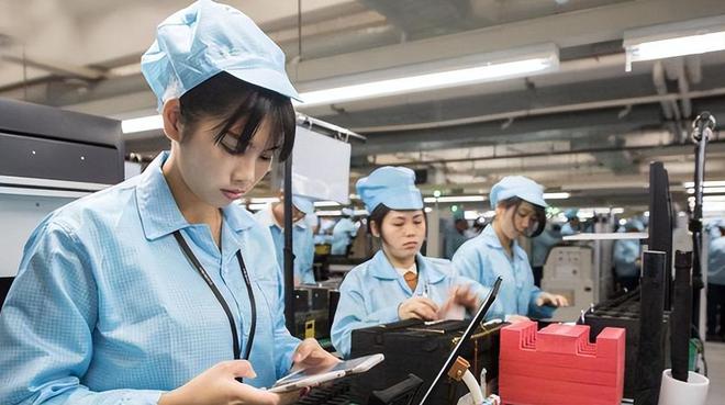姚安娜"520"戴工牌到车间工厂打工