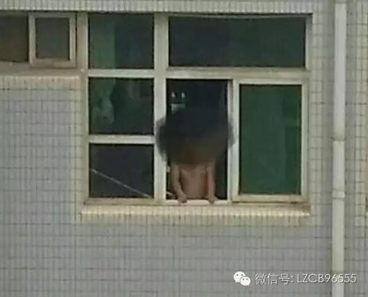 高校男生偷拍女性 被当场抓获