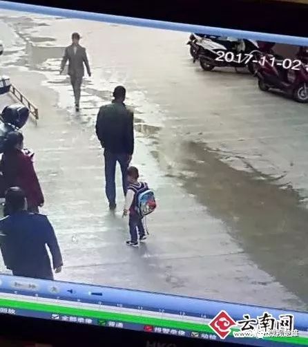 震惊！幼童被陌生男子抱上车？警方：误会！真相究竟如何？