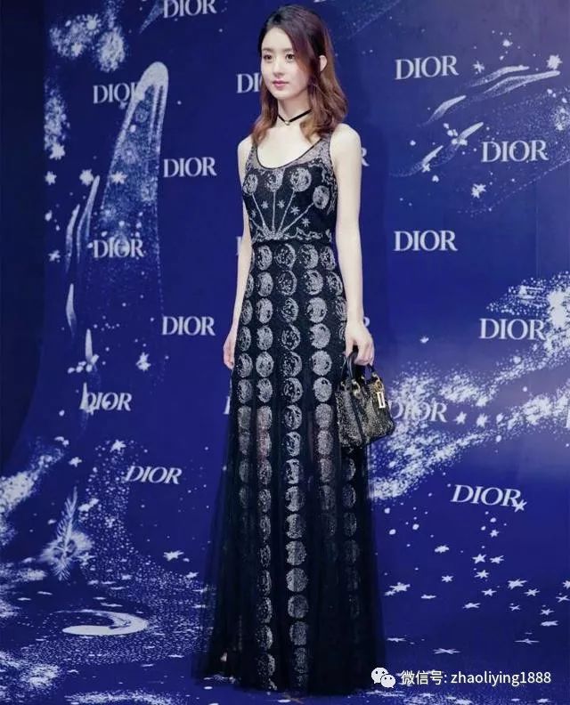 赵丽颖回应恋情引爆热搜！粉丝直呼“太意外”，真相究竟如何？