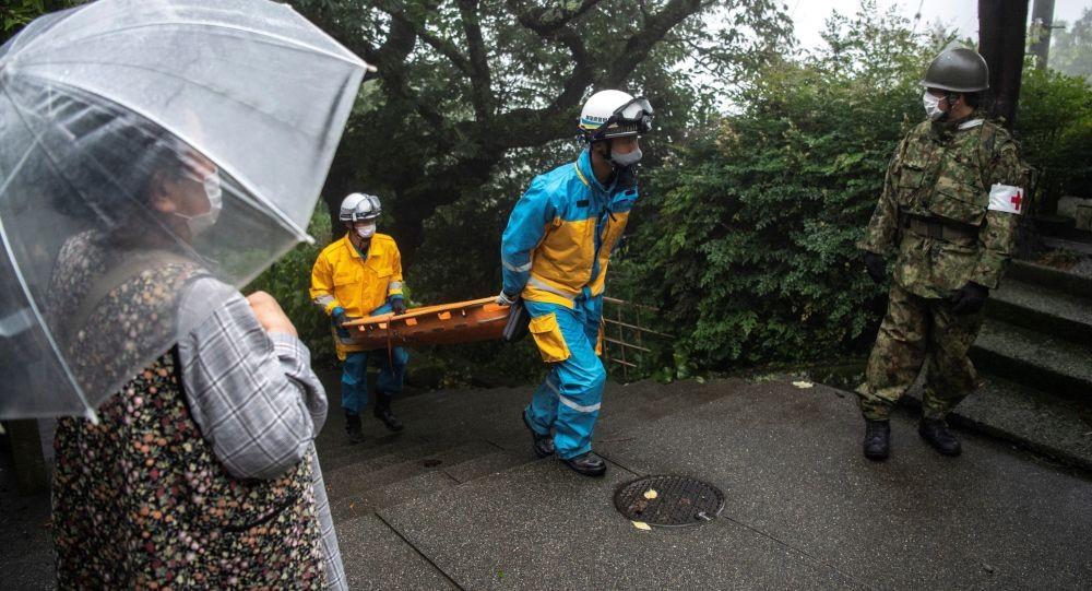 悲痛！山体滑坡致2人遇难，救援现场曝光，这些预警信号你了解吗？