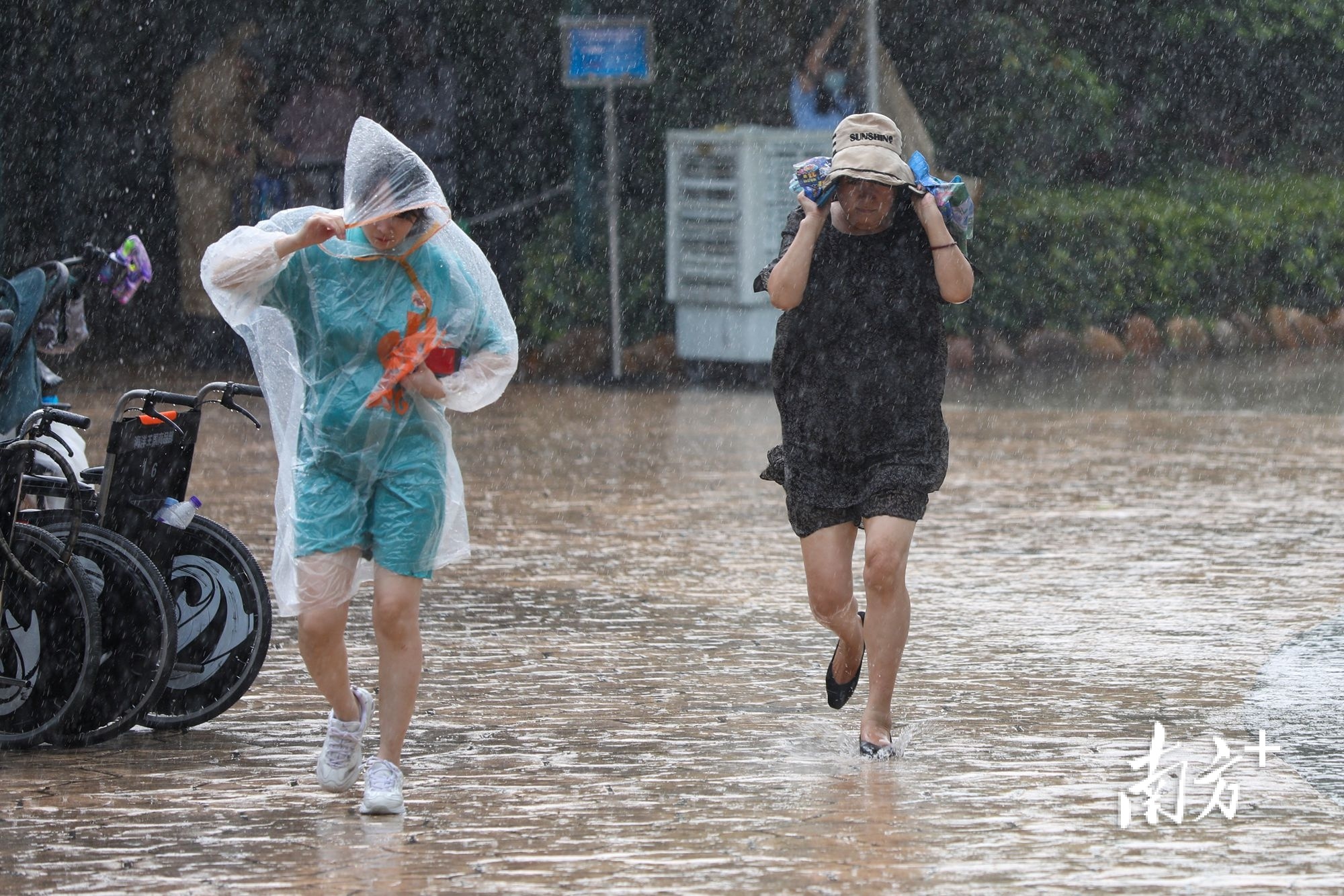 警惕！南方强降雨核心区转移至华南等地，这些地区需紧急防范！