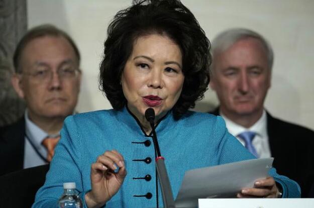 震惊！菲律宾36名部长级官员提交辞呈背后暗藏什么玄机？