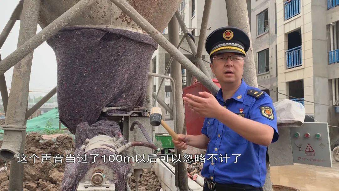 震惊！武汉现人狗分餐共享火锅店引发热议，背后真相令人意外！
