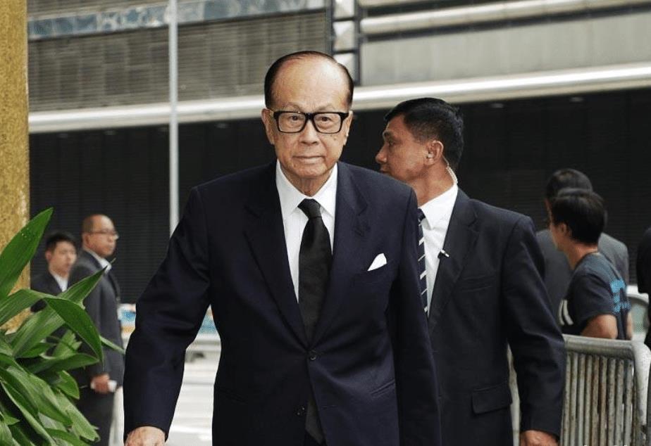 震惊！李嘉诚旗下一楼盘涉贪污造假，真相究竟如何？