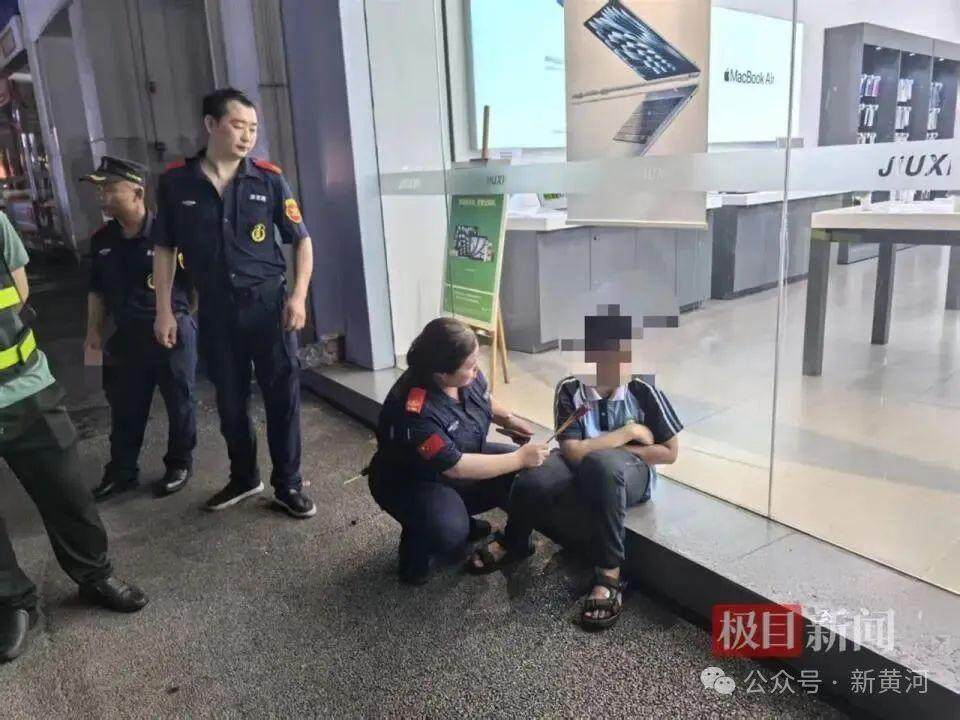痛心！男孩离家出走后父亲送外卖车祸去世，悲剧背后的警示