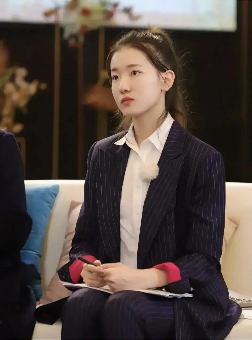 董明珠回应孟羽童能否再回格力？悬念揭晓，未来走向引热议！