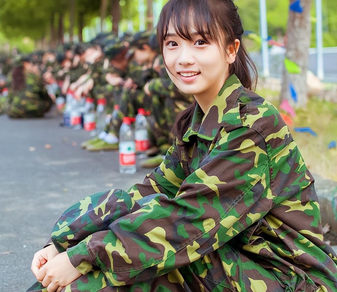 震惊！被270万网友严选的新生军训服背后竟藏着这些秘密！