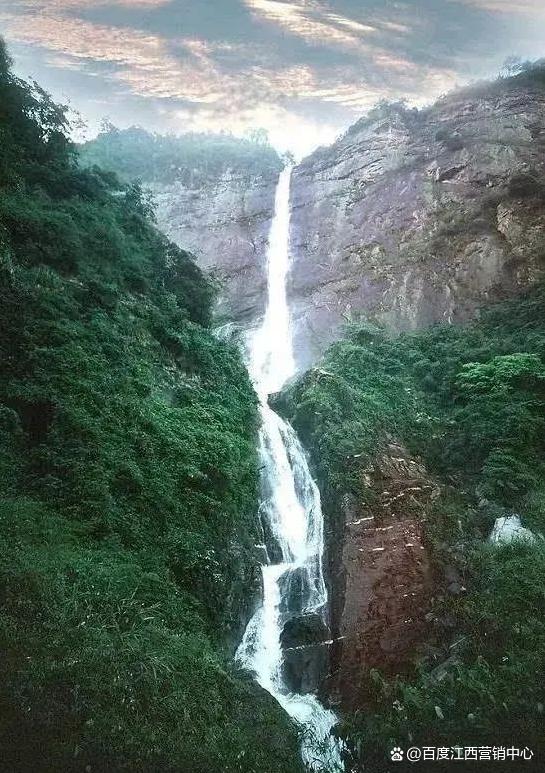 震撼！雨后庐山瀑布如银河倾泻，李白诚不欺我！