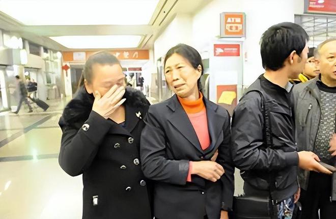 "奇迹宝宝亲属反目"背后真相：亲情撕裂还是利益之争？
