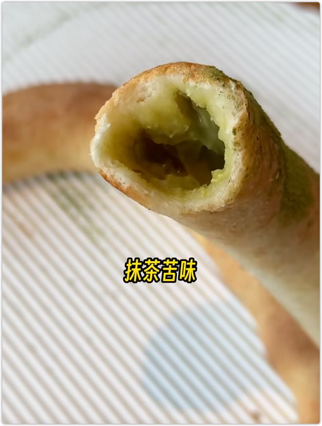 必胜客陷擦边争议：品牌营销还是道德失守？网友炸锅了！